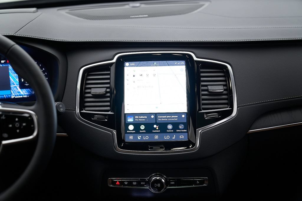Certified 2023 Volvo XC90 B6 Ultimate AWD/4WD image 32