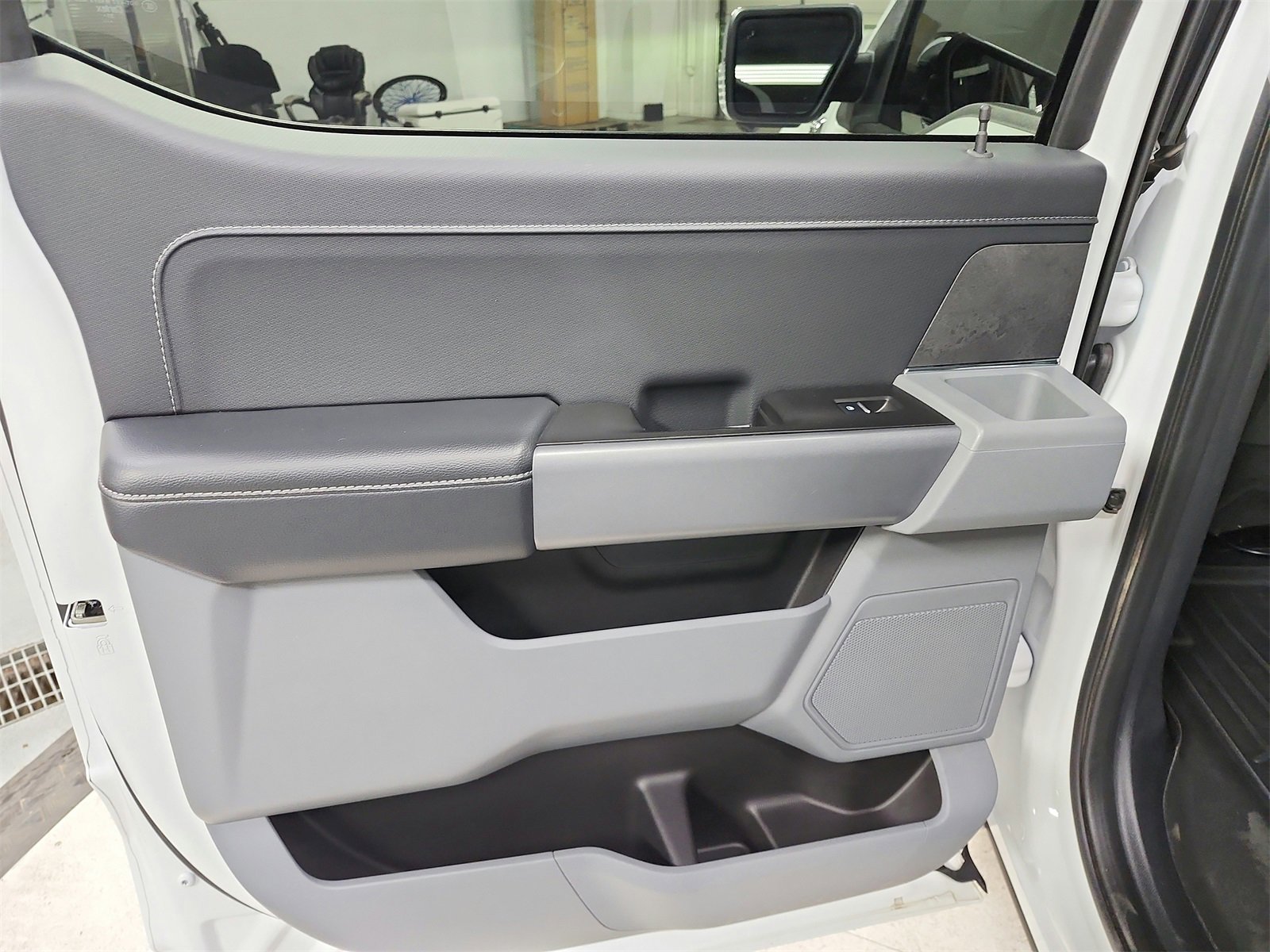 Used 2024 Ford F150 XLT w/ Equipment Group 302A MID image 34