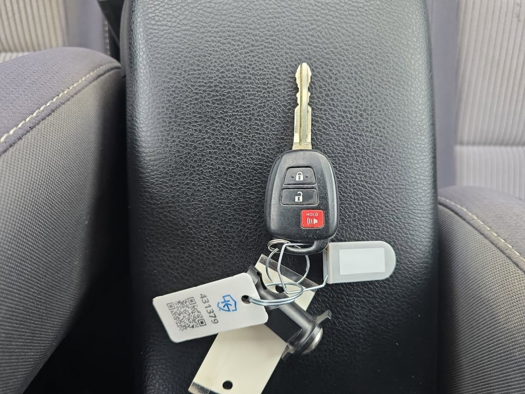 Used 2015 Toyota RAV4 XLE image 12