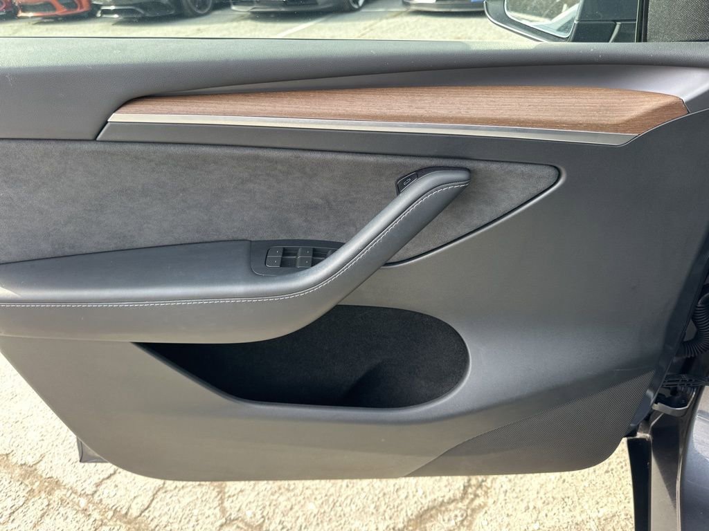 Used 2023 Tesla Model Y Long Range image 26