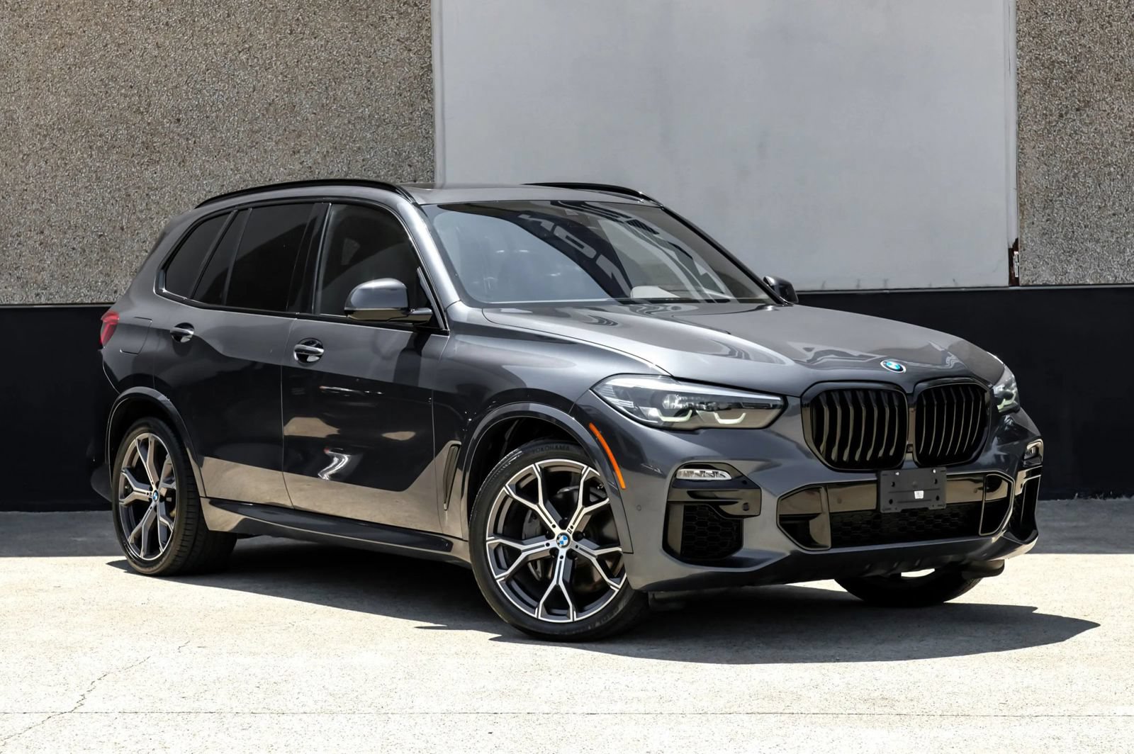 Used 2020 BMW X5 xDrive40i w/ M Sport Package AWD/4WD image 6