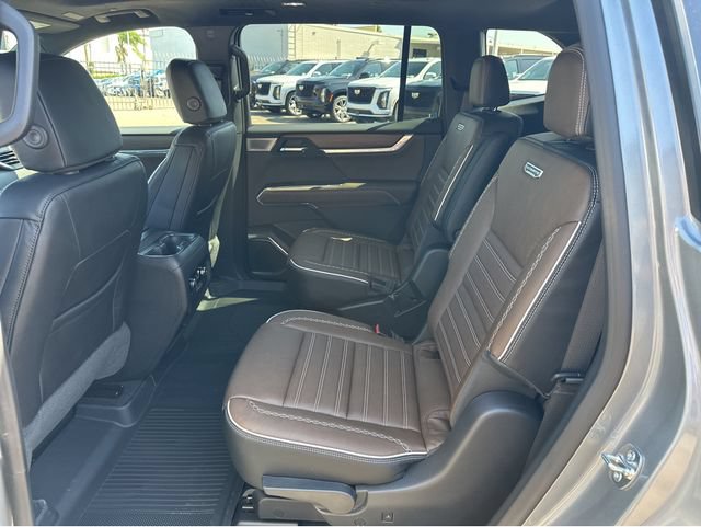 New 2026 GMC Acadia Denali Ultimate w/ LPO, Floor Liner Package AWD/4WD image 27