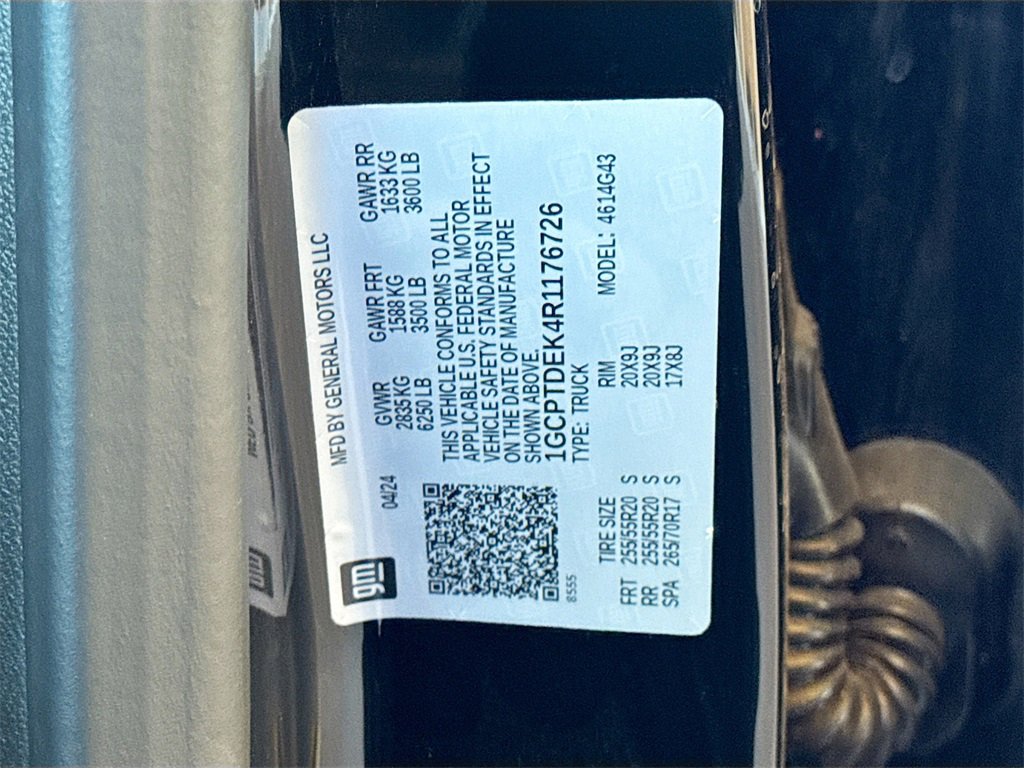 Used 2024 Chevrolet Colorado Z71 w/ Z71 Convenience Package 2 image 32