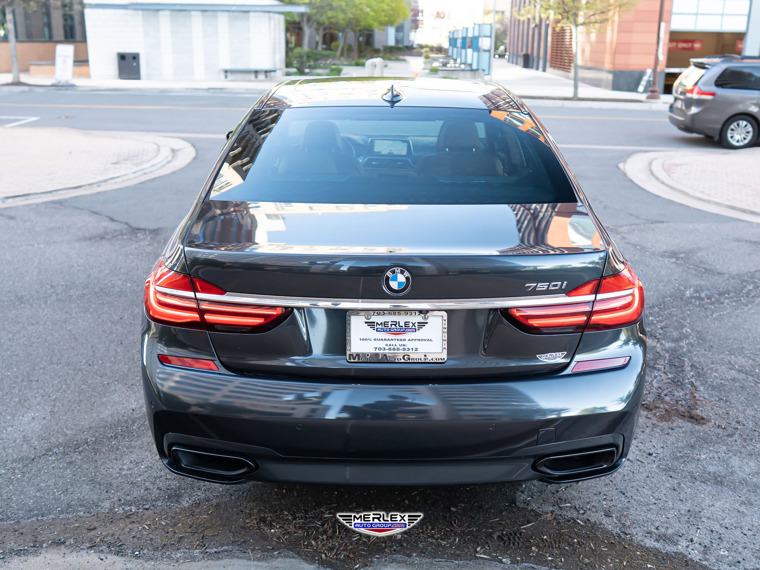 Used 2018 BMW 750i RWD image 6