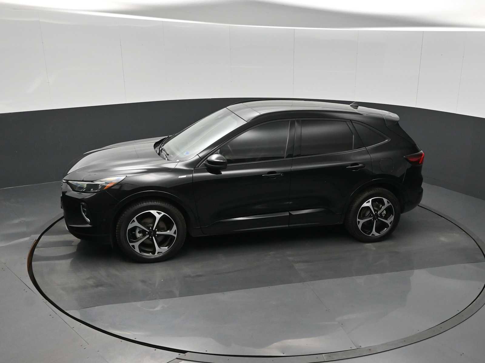 Used 2023 Ford Escape ST-Line Elite w/ Premium Technology Package AWD/4WD image 23