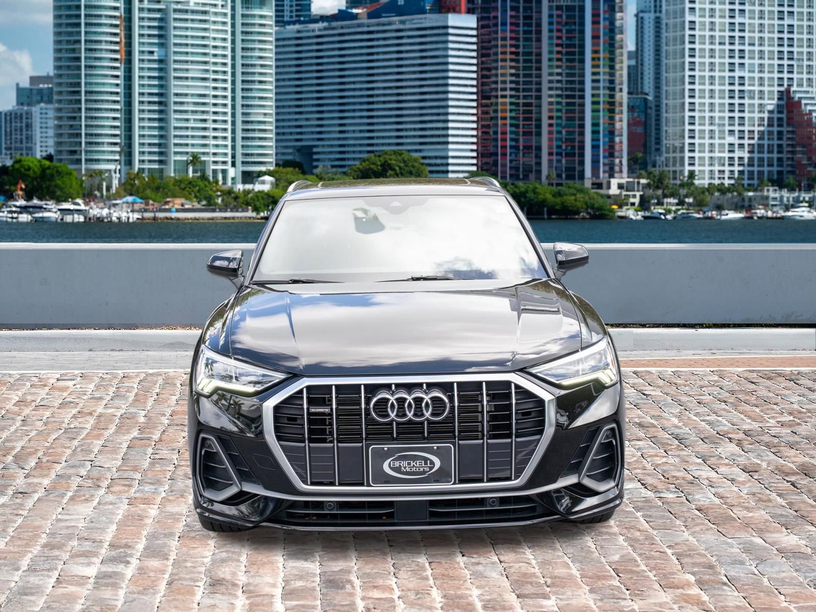 Used 2023 Audi Q3 2.0T Premium w/ Convenience Package image 2
