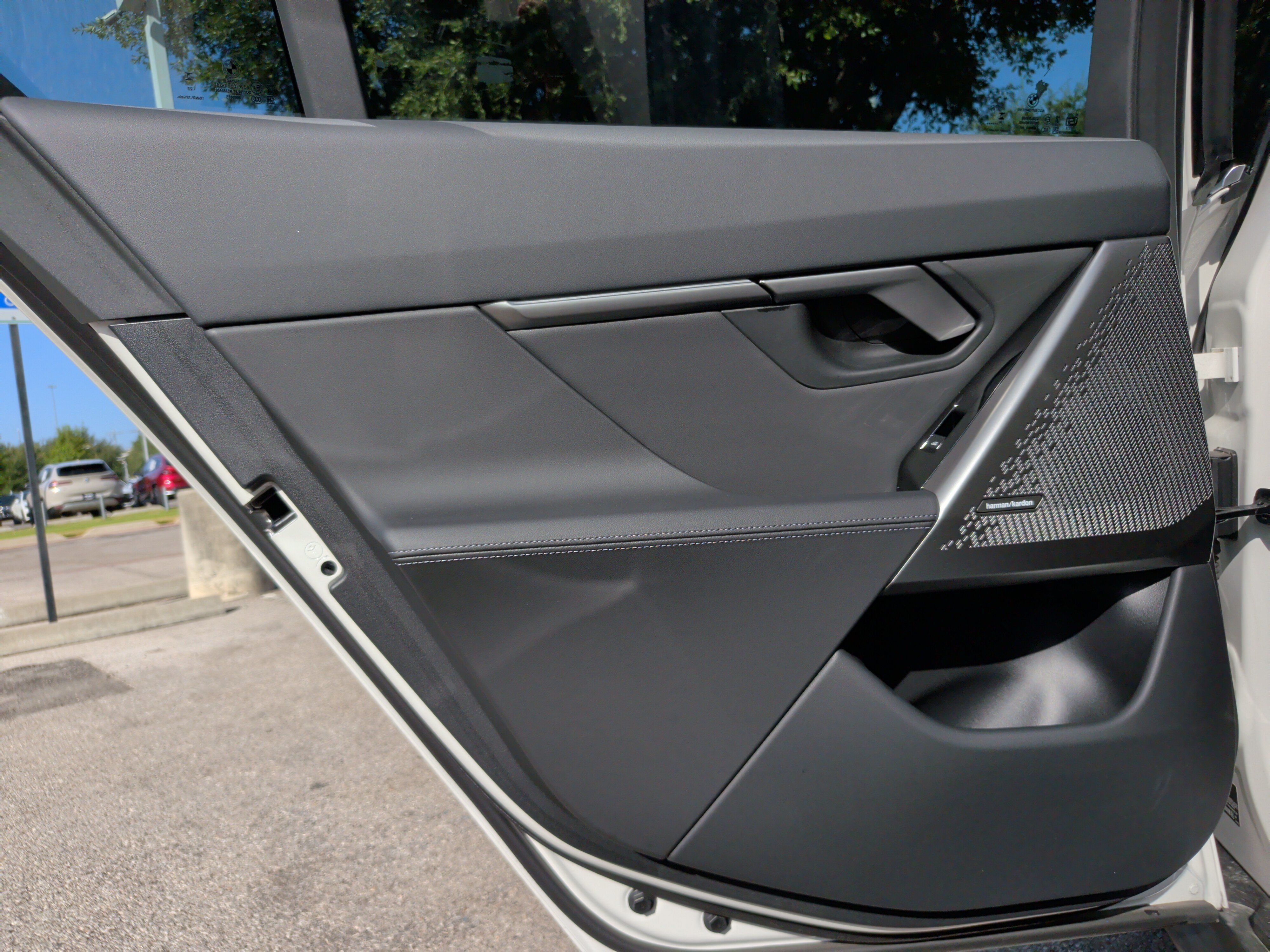 Certified 2026 BMW i5 eDrive40 w/ Premium Package RWD image 40
