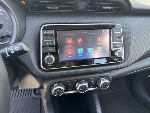 New 2025 Nissan Kicks Play S FWD image 19