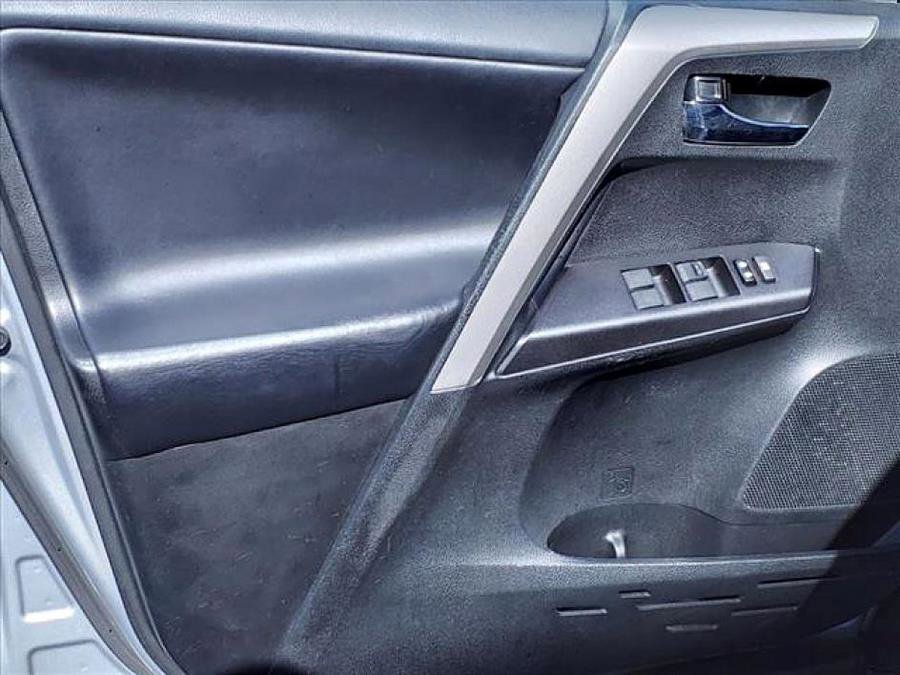 Used 2018 Toyota RAV4 XLE image 16