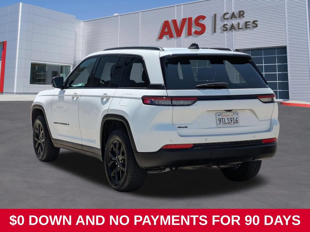 Used 2025 Jeep Grand Cherokee Altitude AWD/4WD image 9