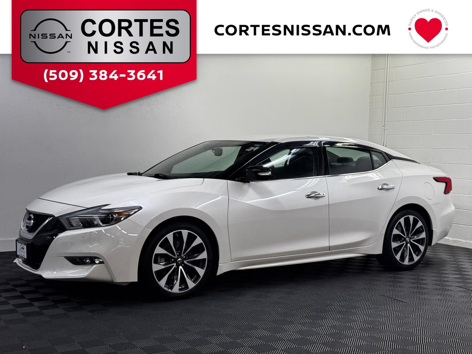 Used 2017 Nissan Maxima SR FWD image 1
