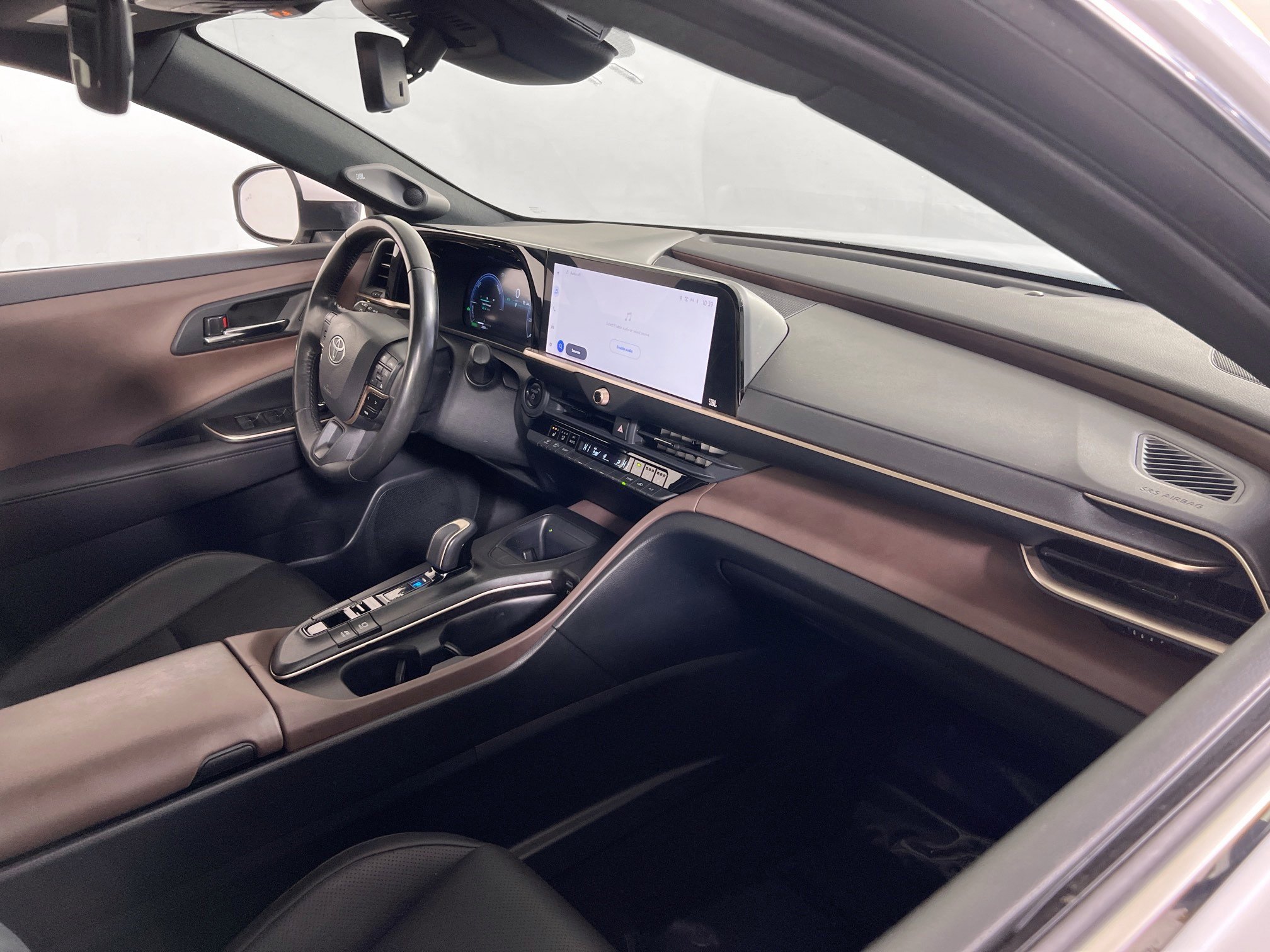 Used 2023 Toyota Crown Limited image 27