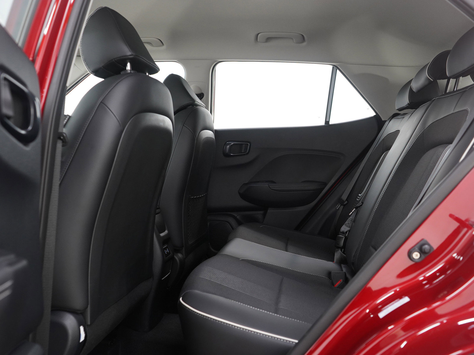 Certified 2025 Hyundai Venue Limited image 18