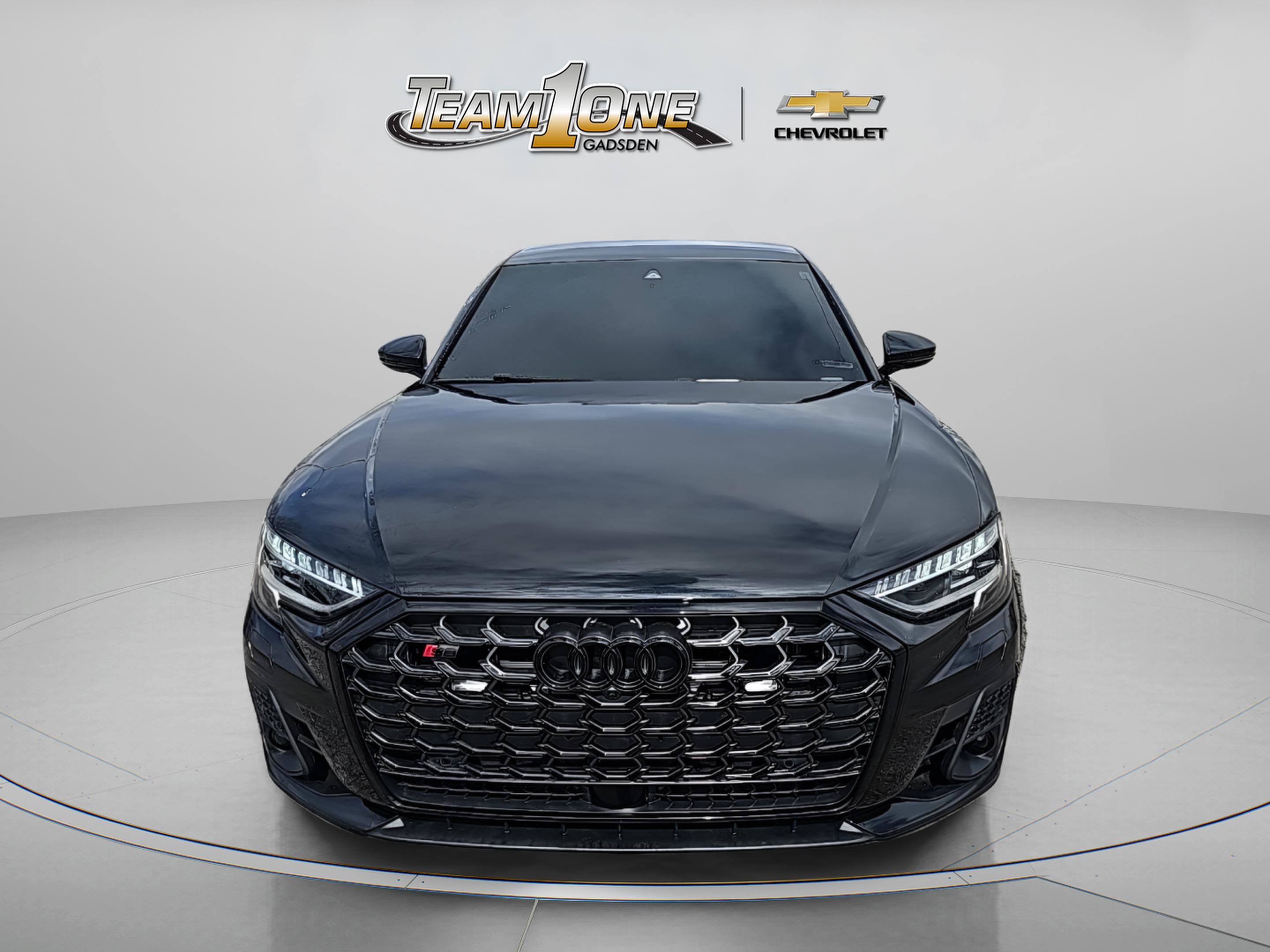 Used 2024 Audi S8 w/ S8 Comfort Plus Package AWD/4WD image 4