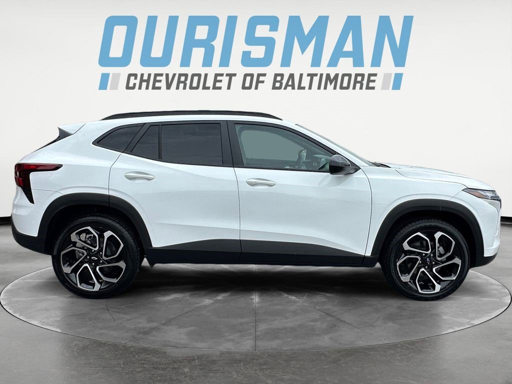 Certified 2025 Chevrolet Trax RS w/ Sunroof Package FWD image 7