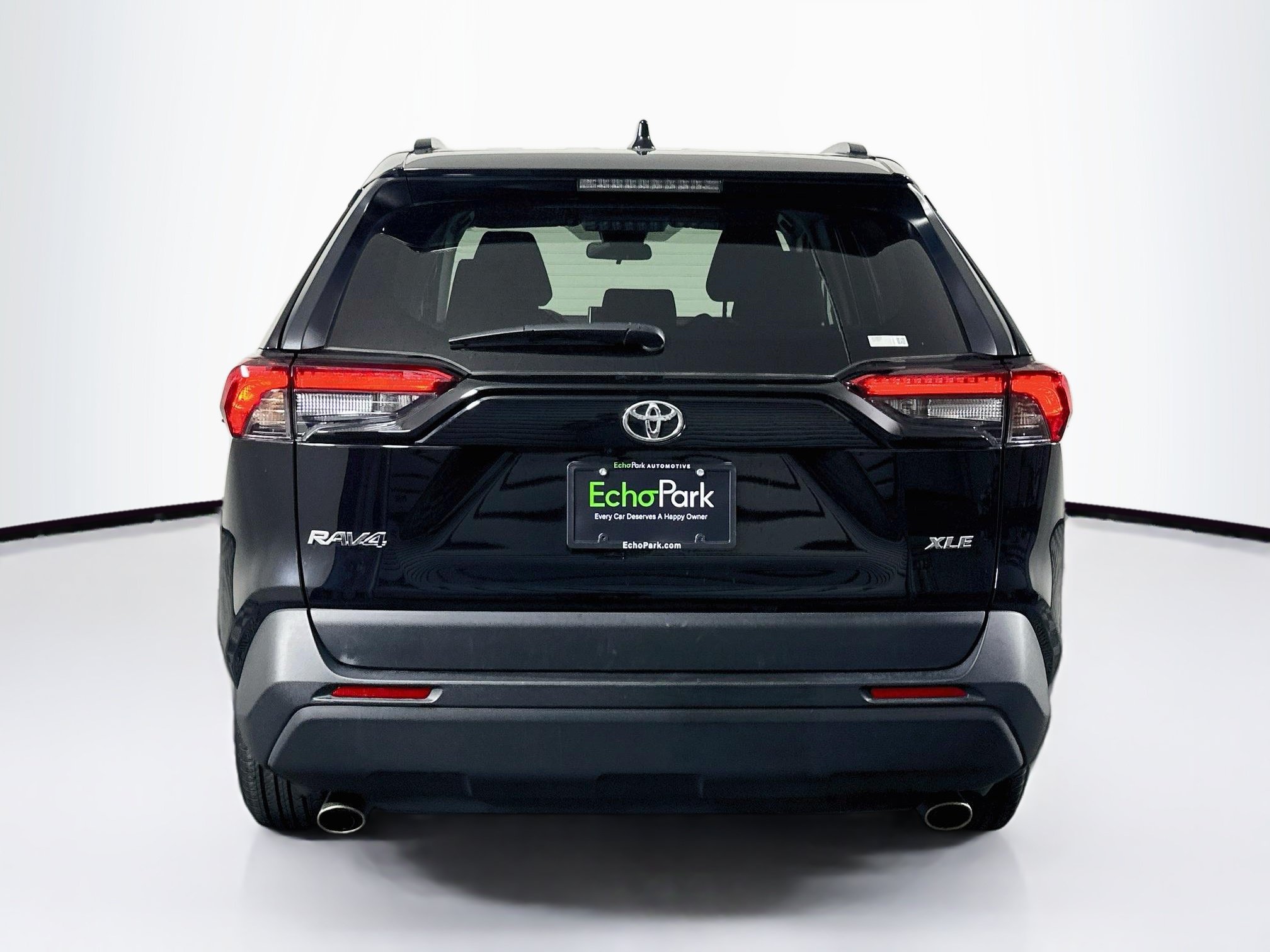 Used 2025 Toyota RAV4 XLE FWD image 7