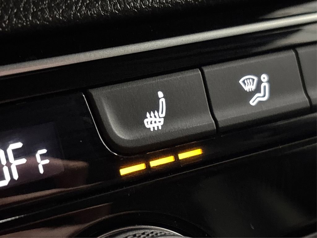 Used 2022 Volkswagen Atlas Cross Sport SE image 36