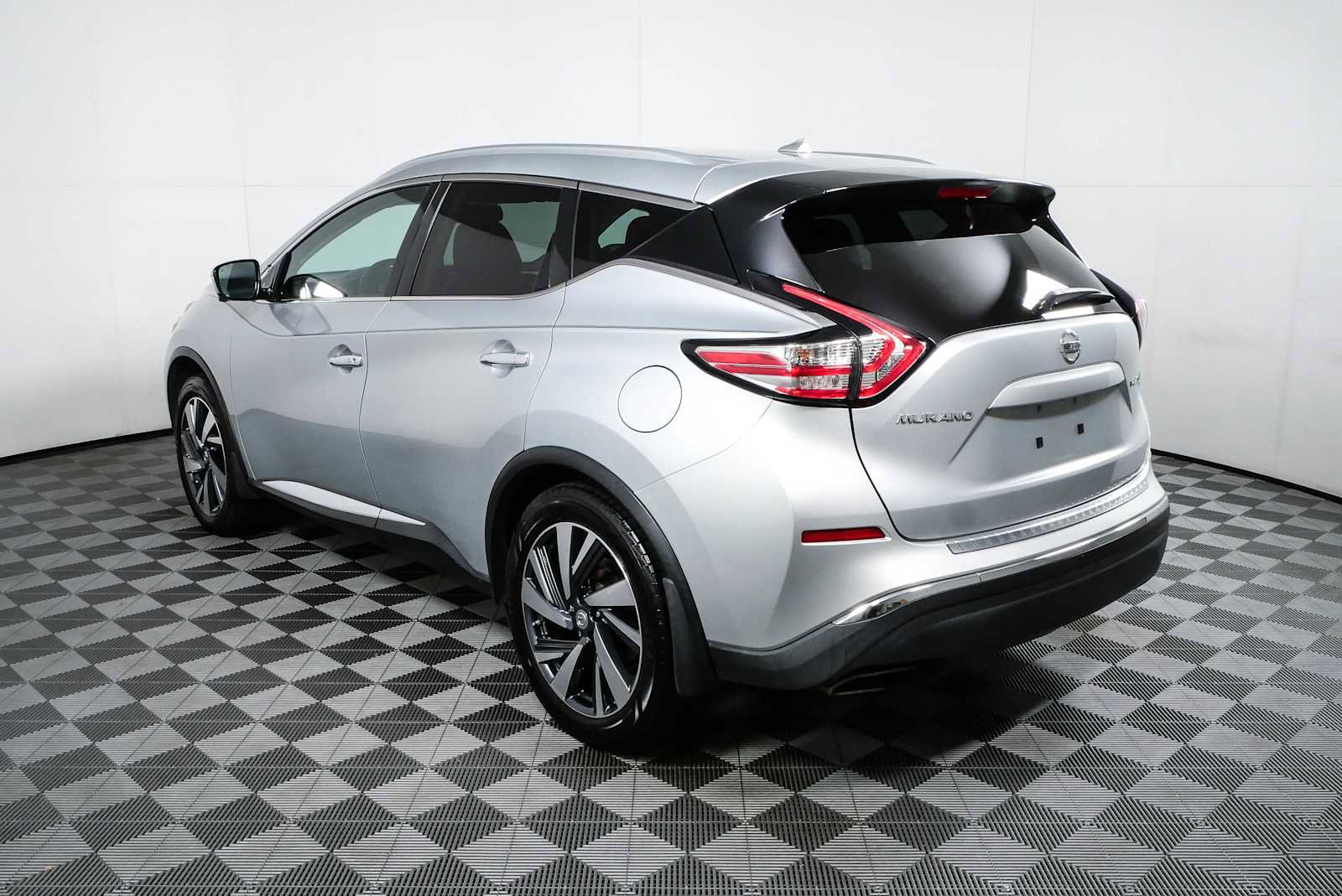 Used 2015 Nissan Murano Platinum w/ Platinum Technology Package AWD/4WD image 28