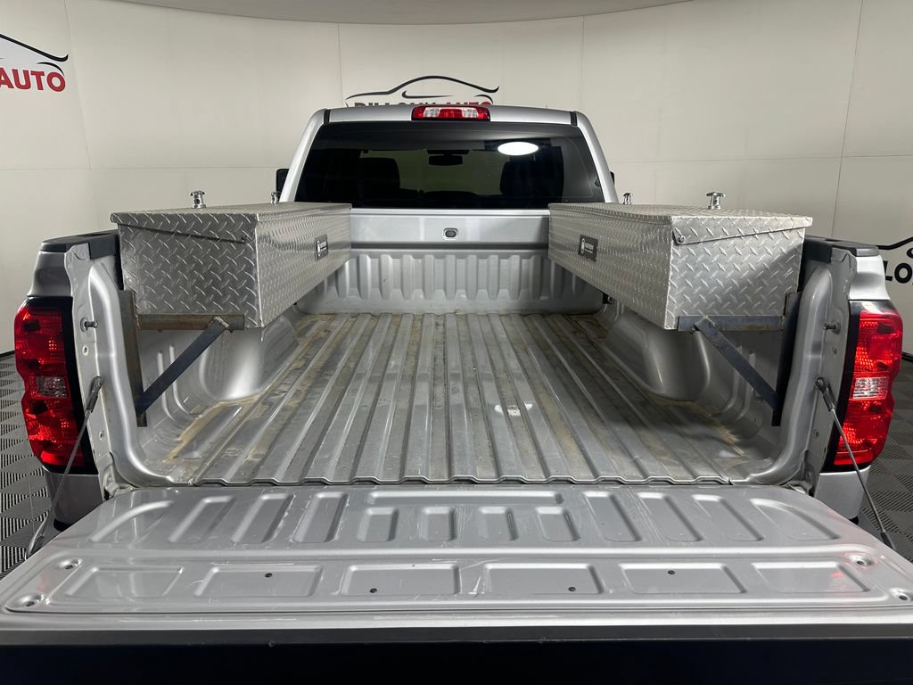Used 2017 Chevrolet Silverado 1500 W/T AWD/4WD image 7
