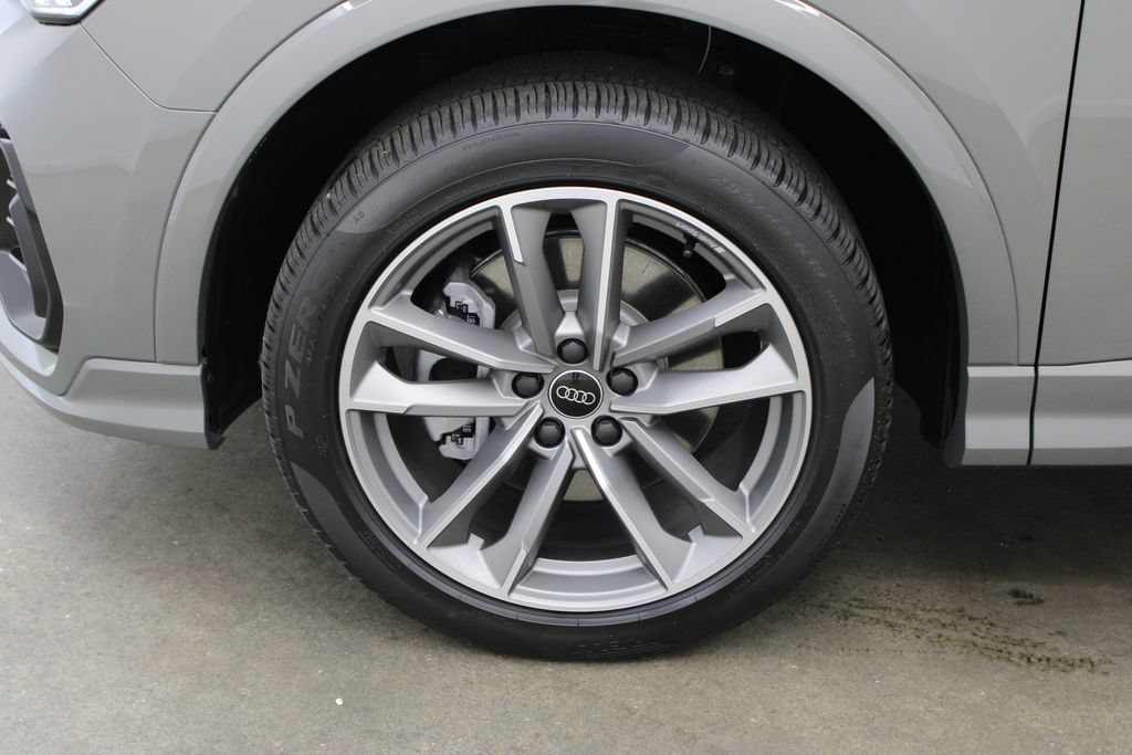 Used 2025 Audi Q3 2.0T Premium w/ Convenience Package AWD/4WD image 30