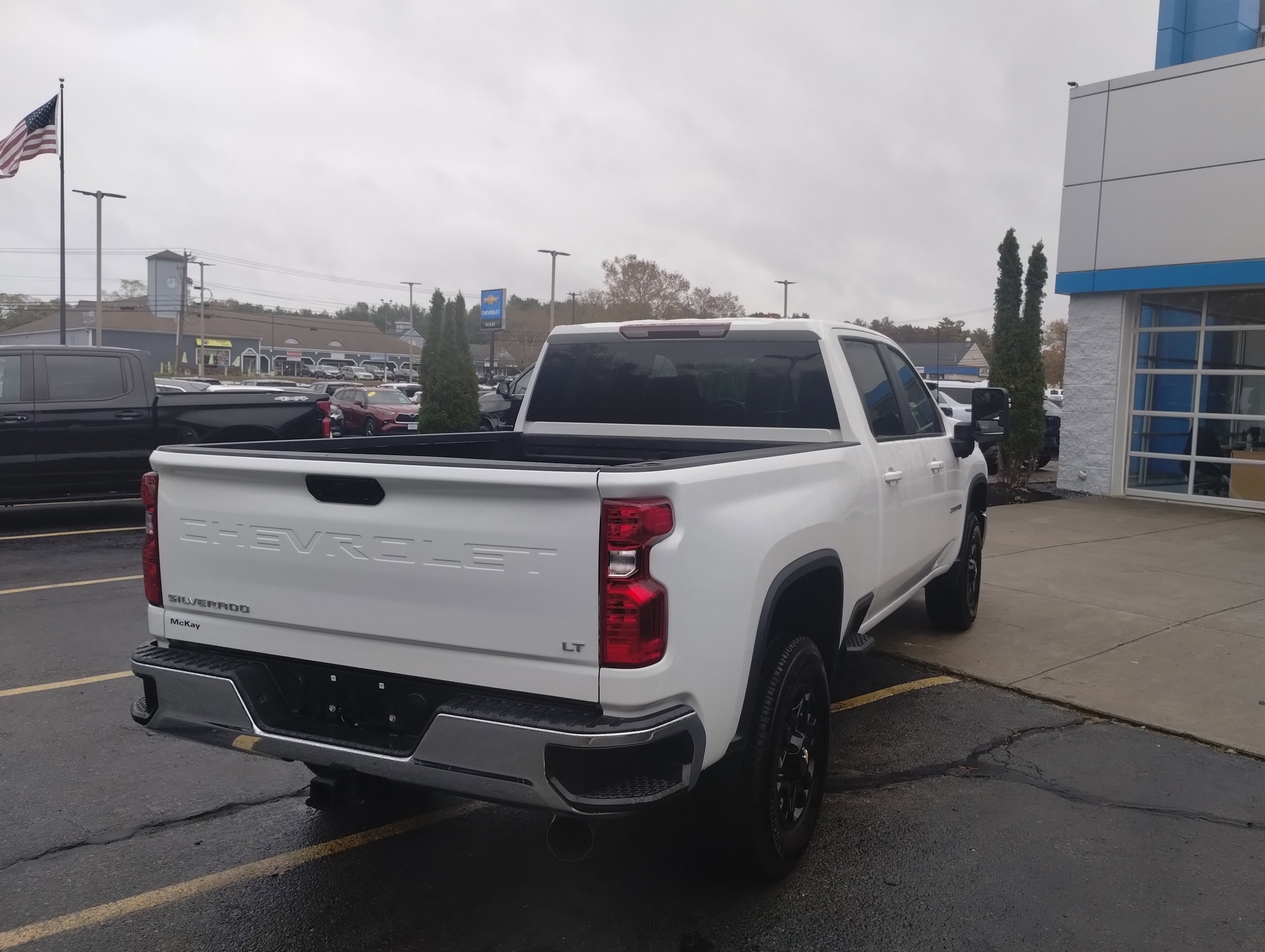 Used 2024 Chevrolet Silverado 2500 LT image 3
