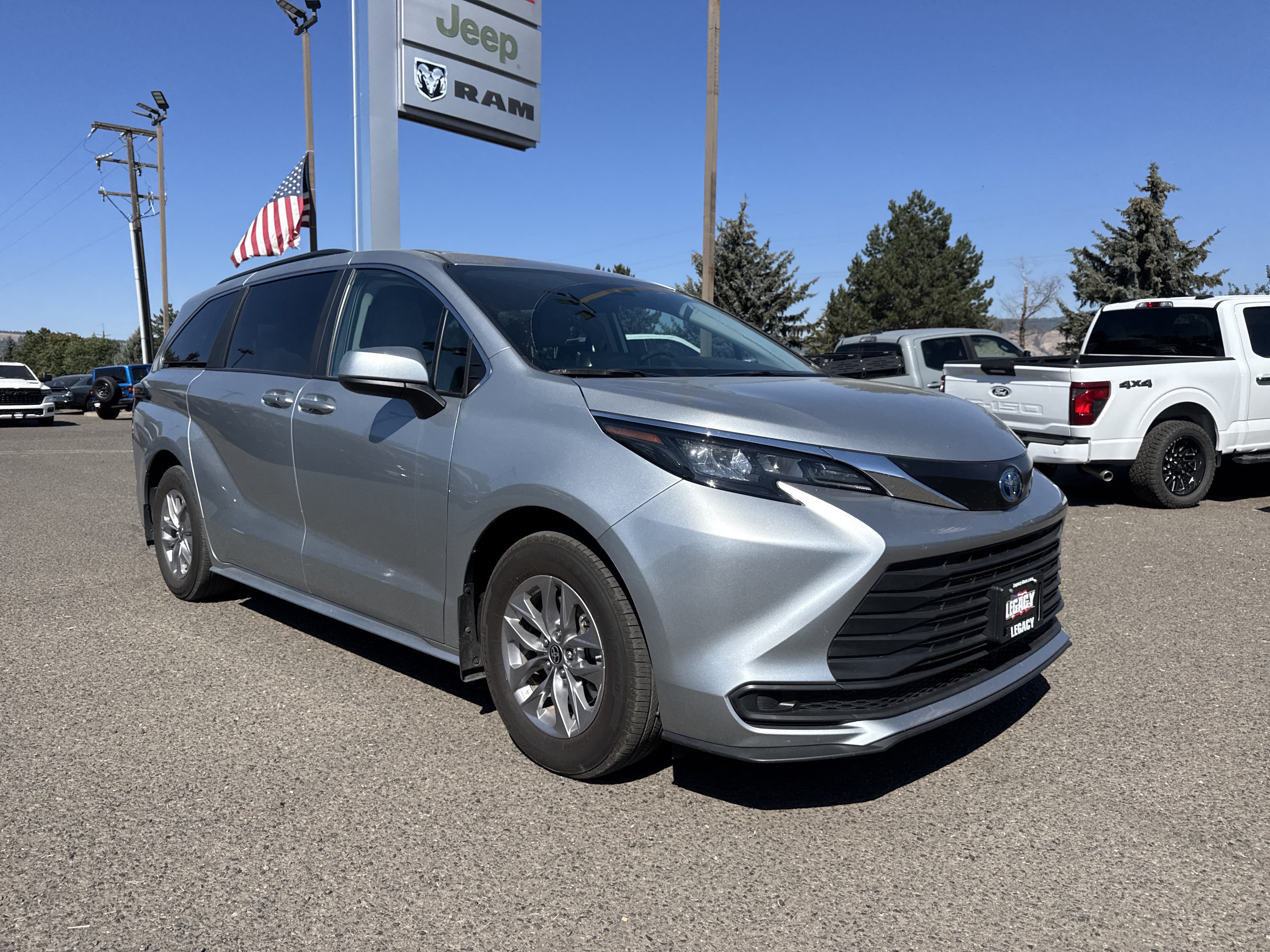 Used 2024 Toyota Sienna LE