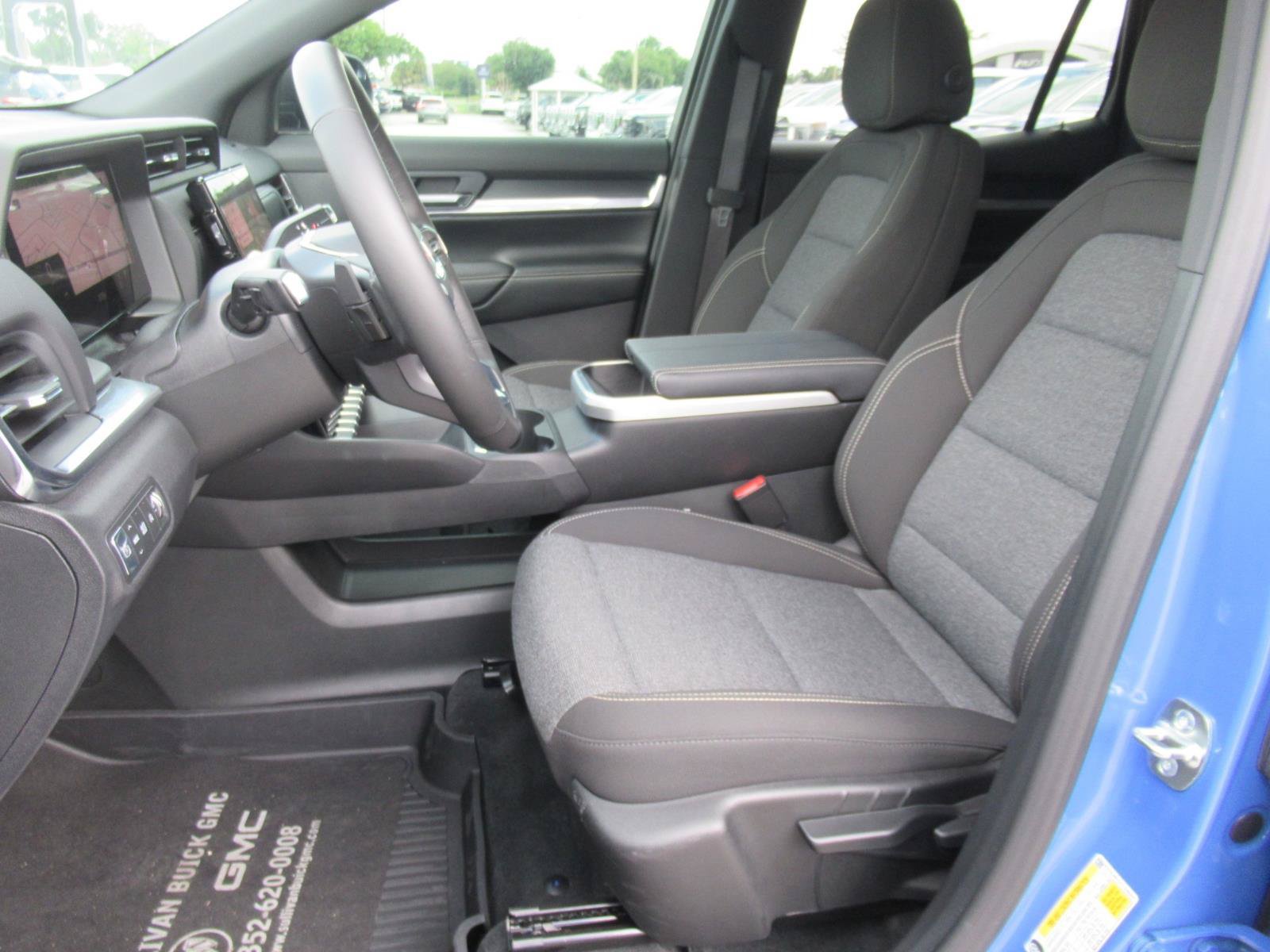 Used 2026 GMC Terrain Elevation w/ Black Edition FWD image 18