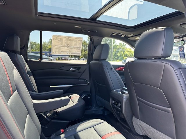New 2026 Chevrolet Traverse RS w/ LPO, Floor Liner Package image 13