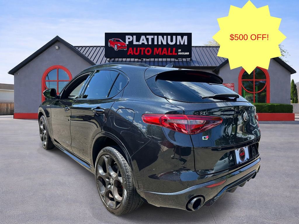 Used 2023 Alfa Romeo Stelvio Veloce AWD/4WD image 6