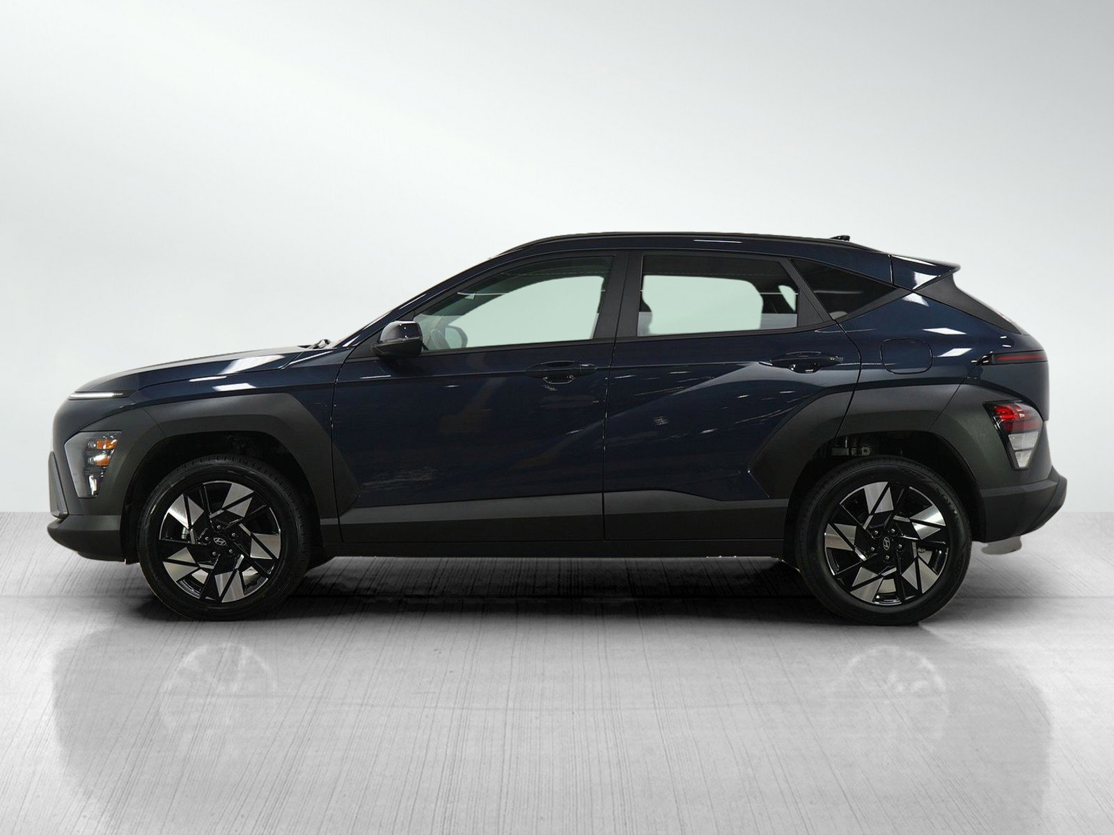Used 2024 Hyundai Kona SEL image 2