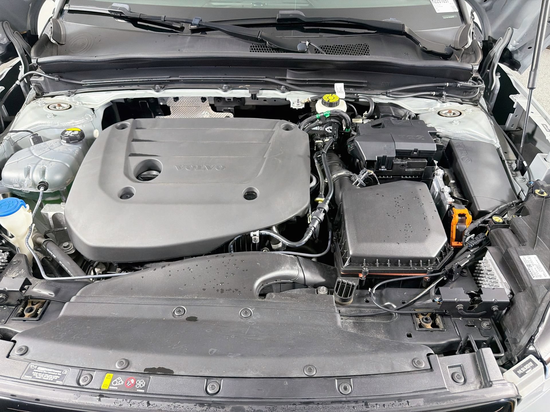 Certified 2024 Volvo XC40 B5 Plus AWD/4WD image 30