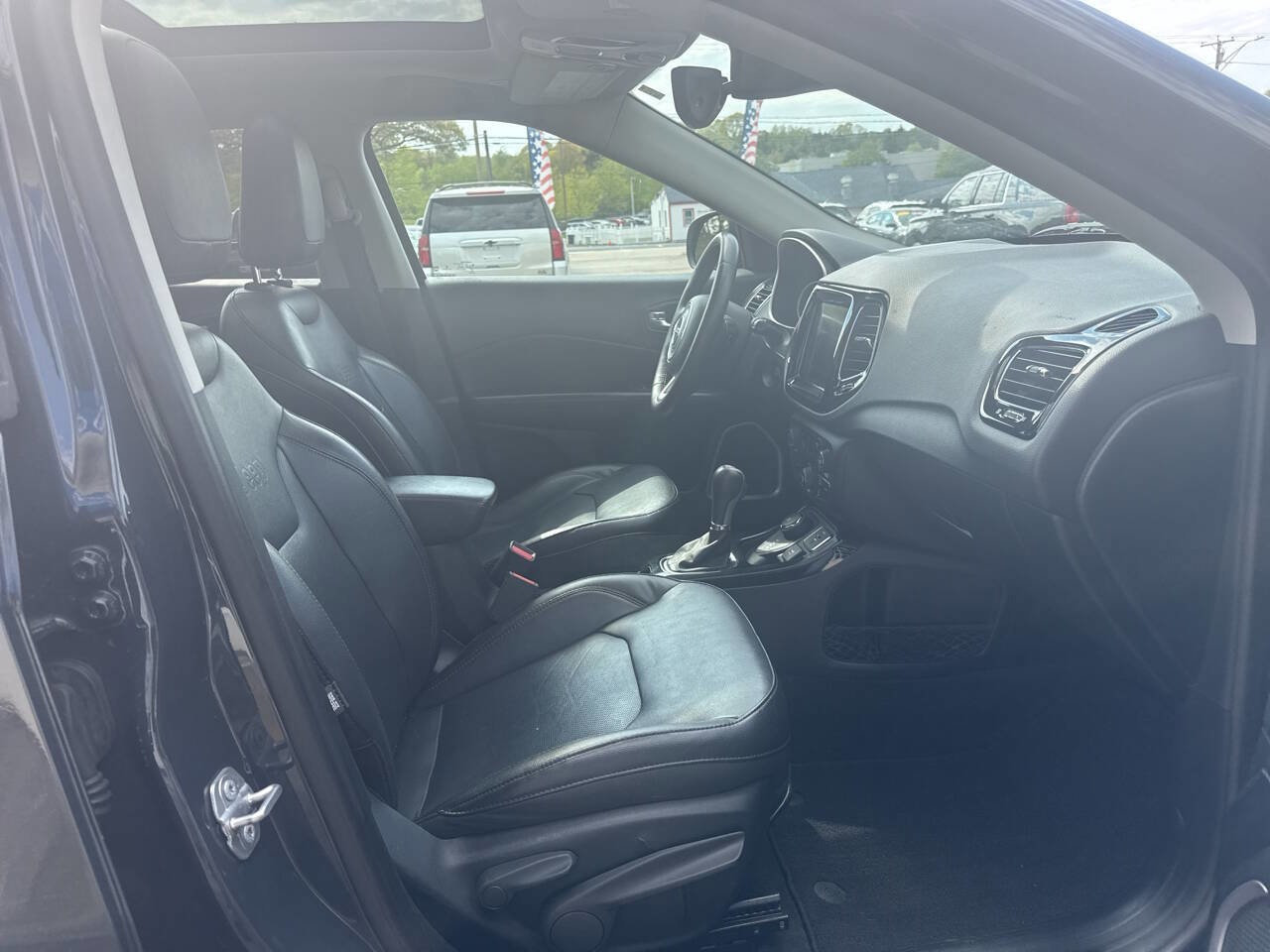 Used 2018 Jeep Compass Limited w/ Navigation Group AWD/4WD image 20
