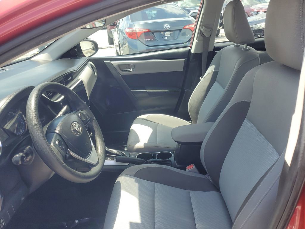 Used 2018 Toyota Corolla LE FWD image 13