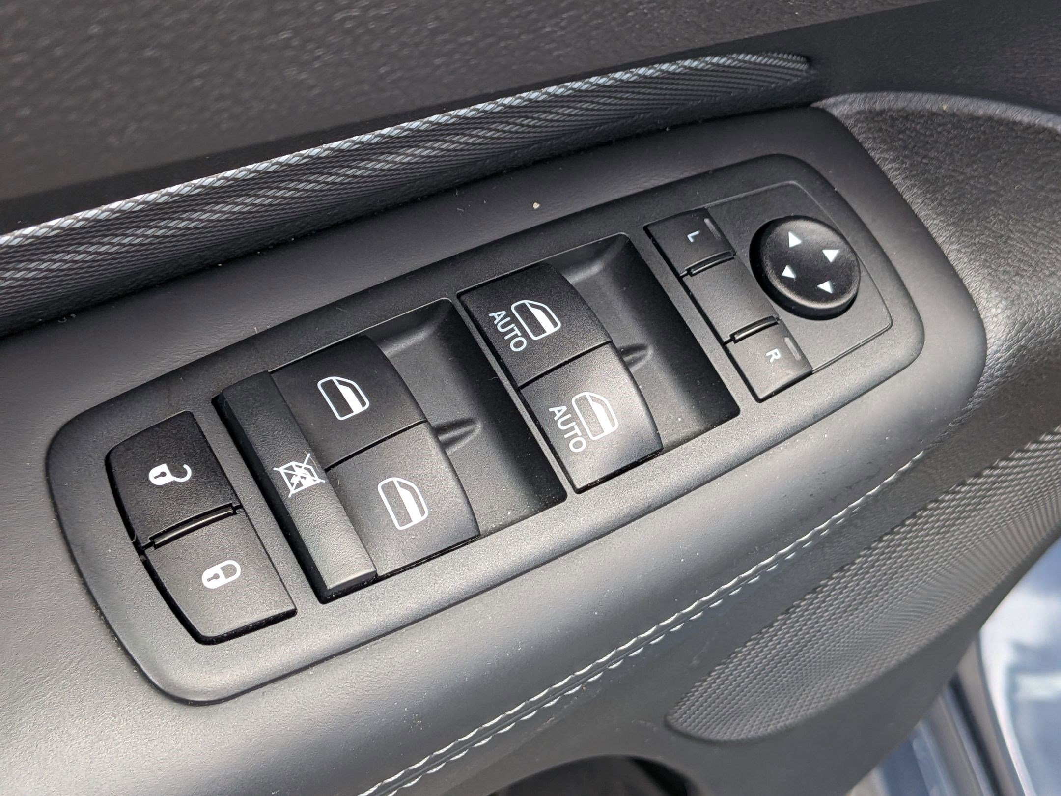Used 2020 Dodge Durango R/T w/ Technology Group AWD/4WD image 15