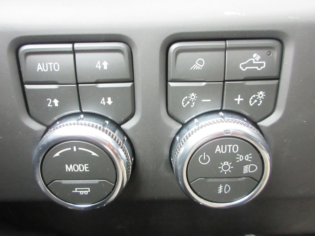 New 2026 GMC Sierra 3500 AT4 w/ AT4 Premium Plus Package image 18