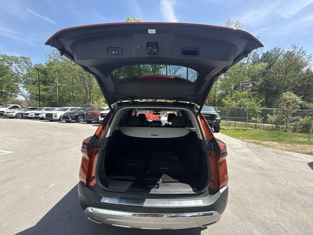 Certified 2022 Nissan Rogue Platinum w/ Head-Up Display Package AWD/4WD image 23