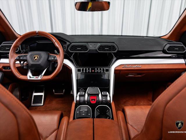 Used 2021 Lamborghini Urus AWD/4WD image 31
