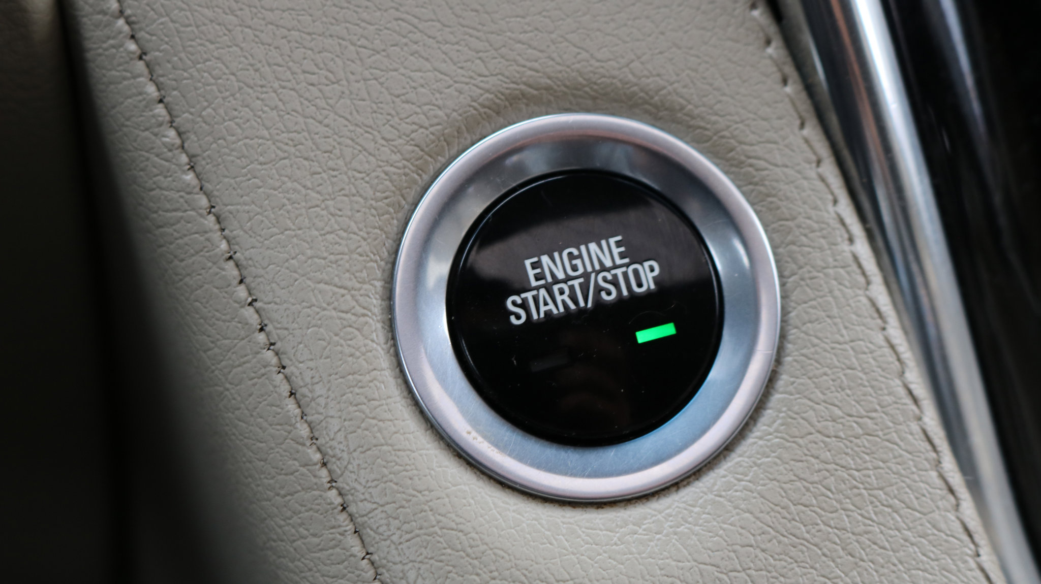 Used 2015 Cadillac Escalade Luxury image 14