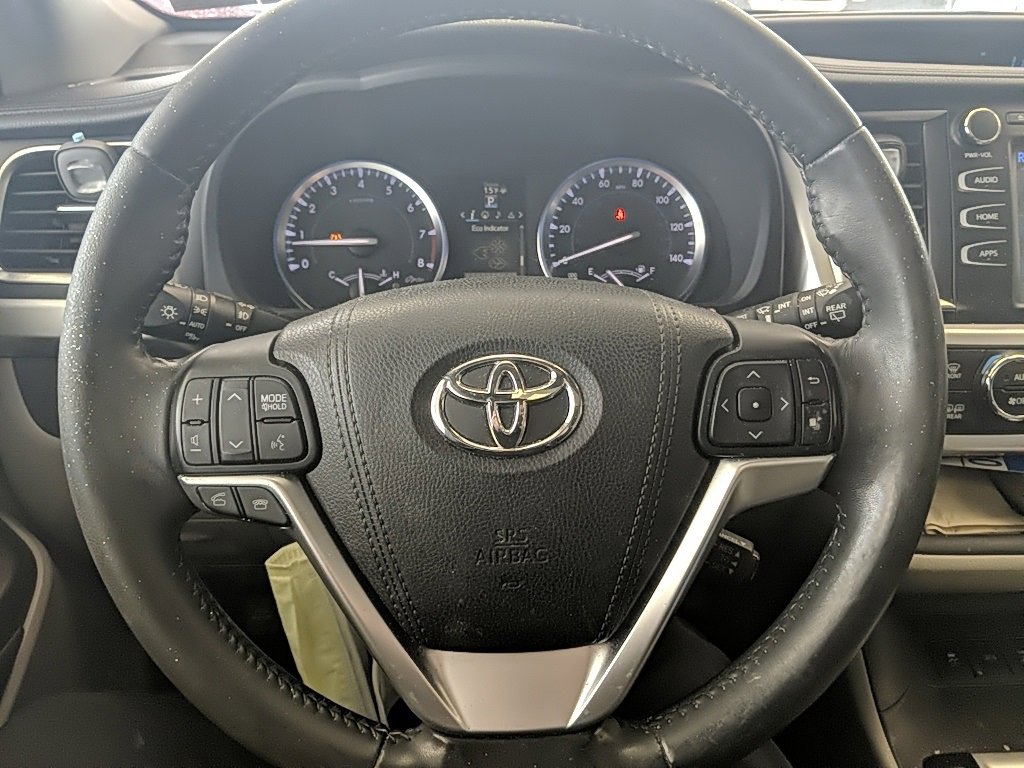 Used 2016 Toyota Highlander XLE image 14