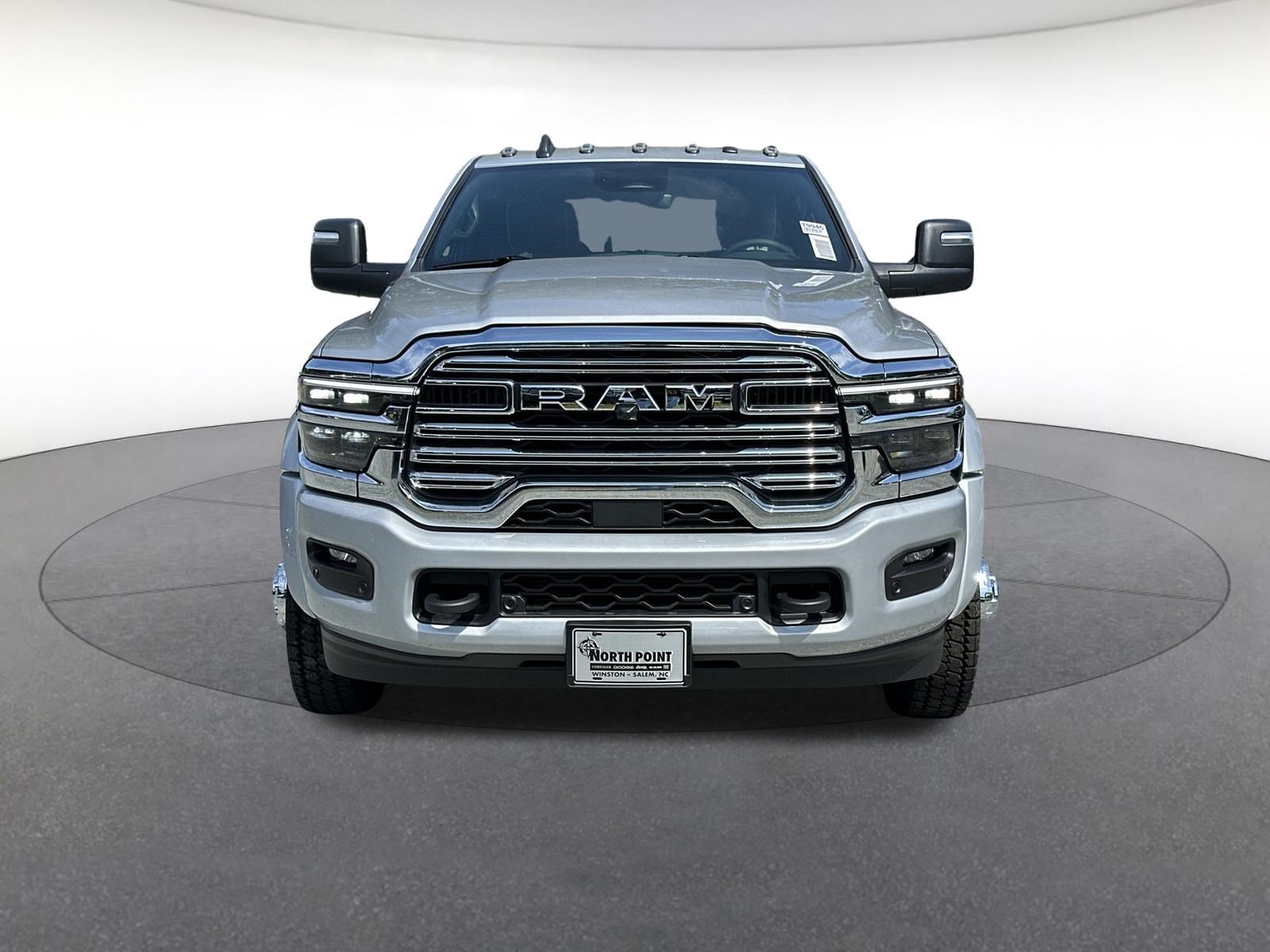 New 2027 RAM 4500 4x4 Crew Cab DRW w/ Laramie Trim Package image 5
