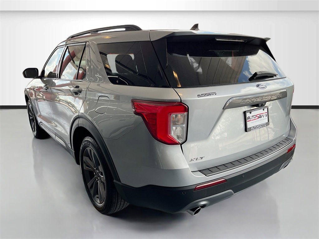 Used 2023 Ford Explorer XLT w/ Equipment Group 202A image 5