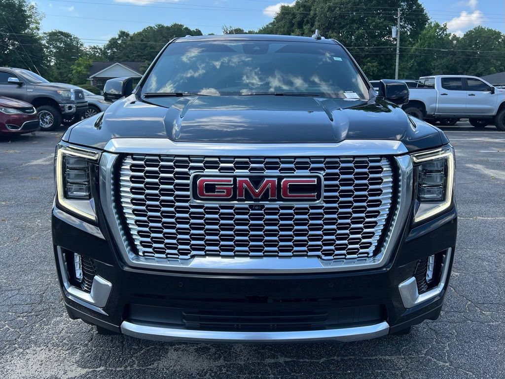 Used 2024 GMC Yukon Denali w/ Advanced Technology Package AWD/4WD image 4