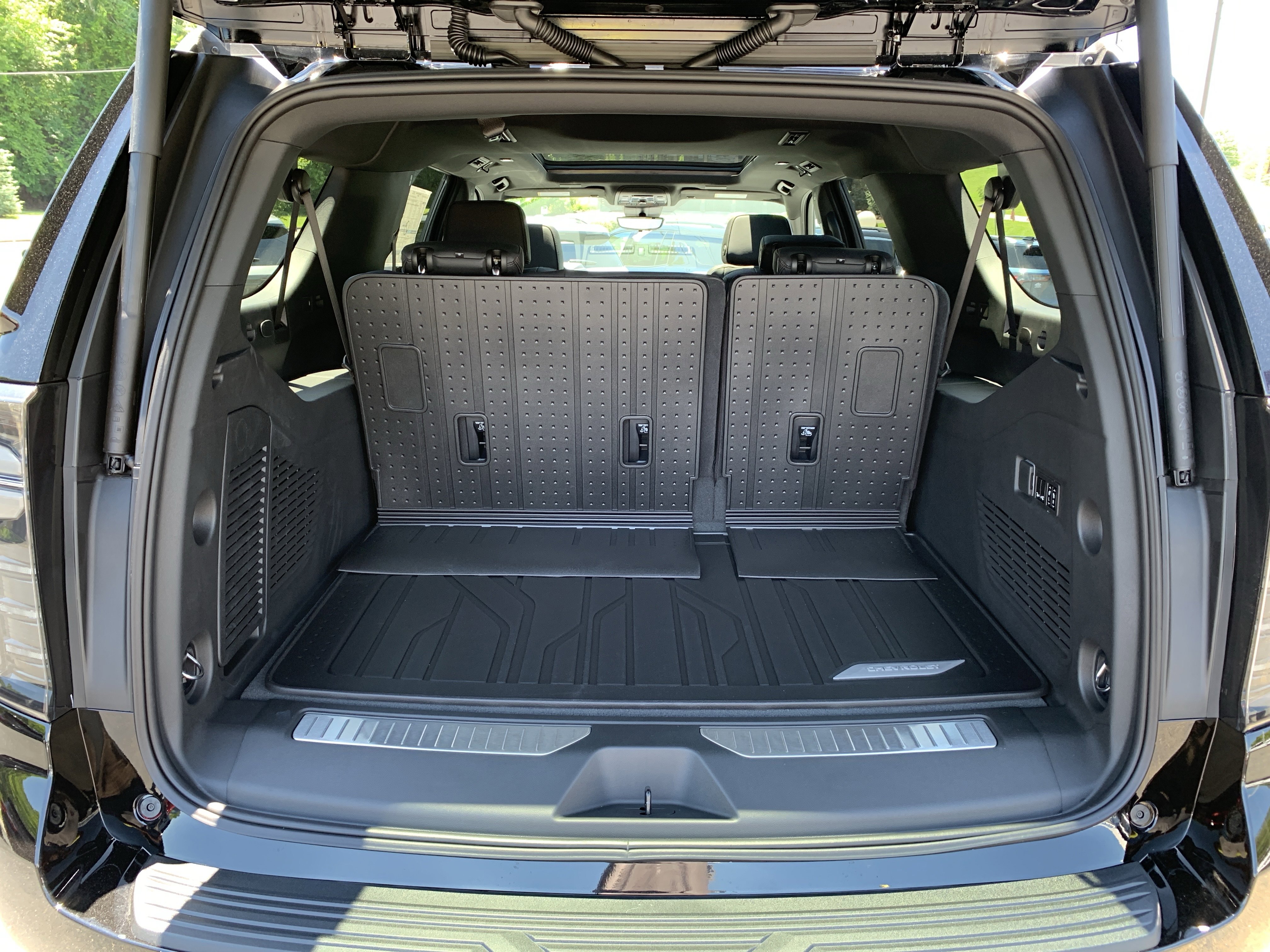 New 2026 Chevrolet Suburban High Country AWD/4WD image 27