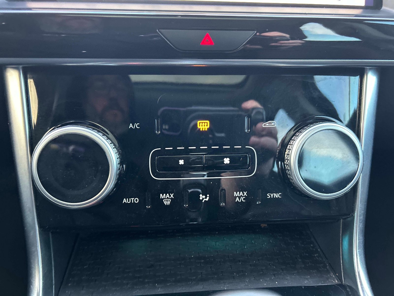 Used 2020 Jaguar XE S image 27