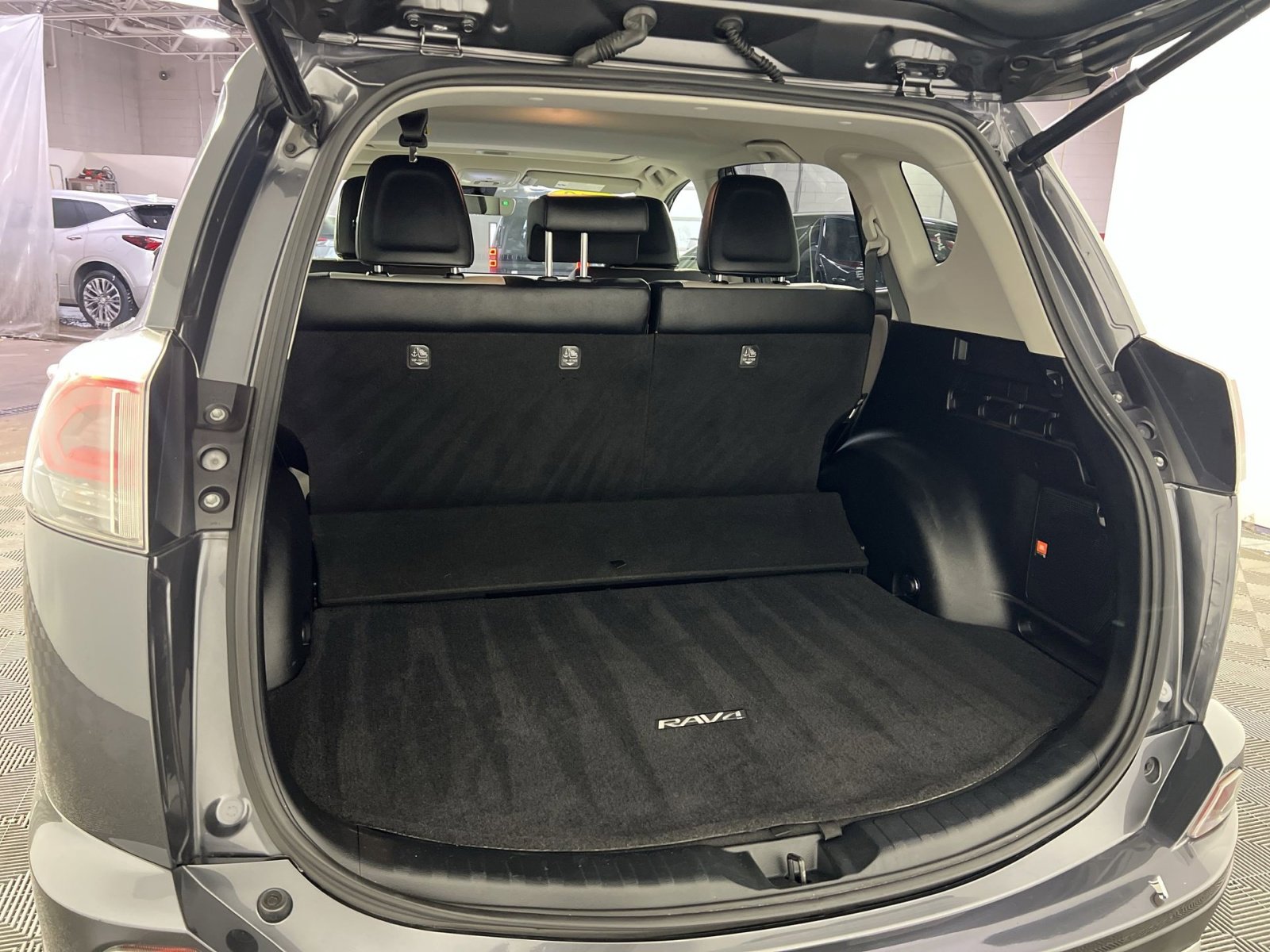 Used 2018 Toyota RAV4 Limited image 26