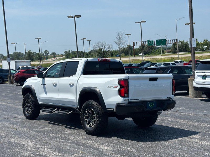 Used 2024 Chevrolet Colorado ZR2 AWD/4WD image 3