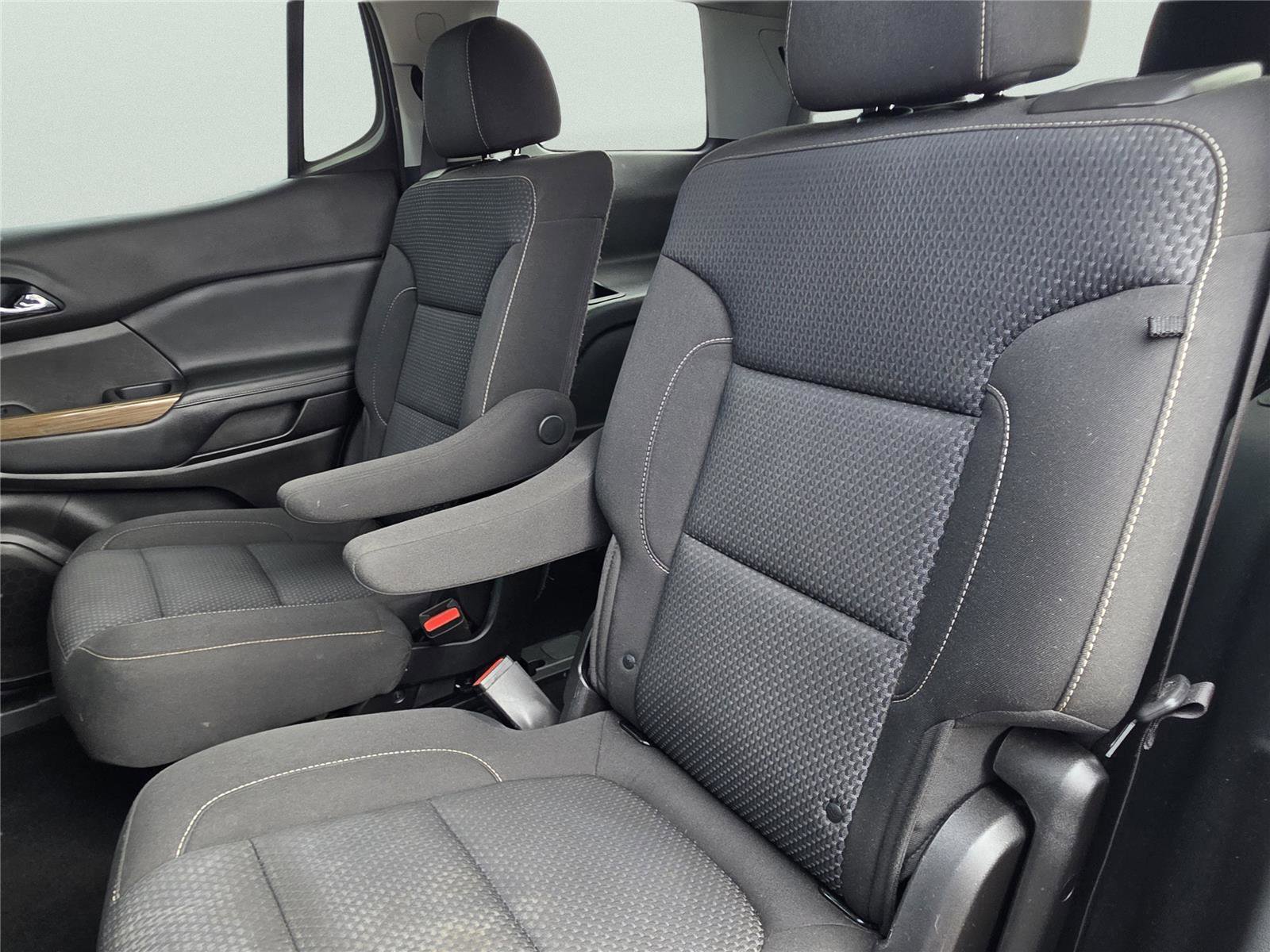 Used 2021 GMC Acadia SLE w/ Driver Convenience Package image 28