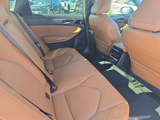 Used 2019 Toyota Avalon Limited image 11