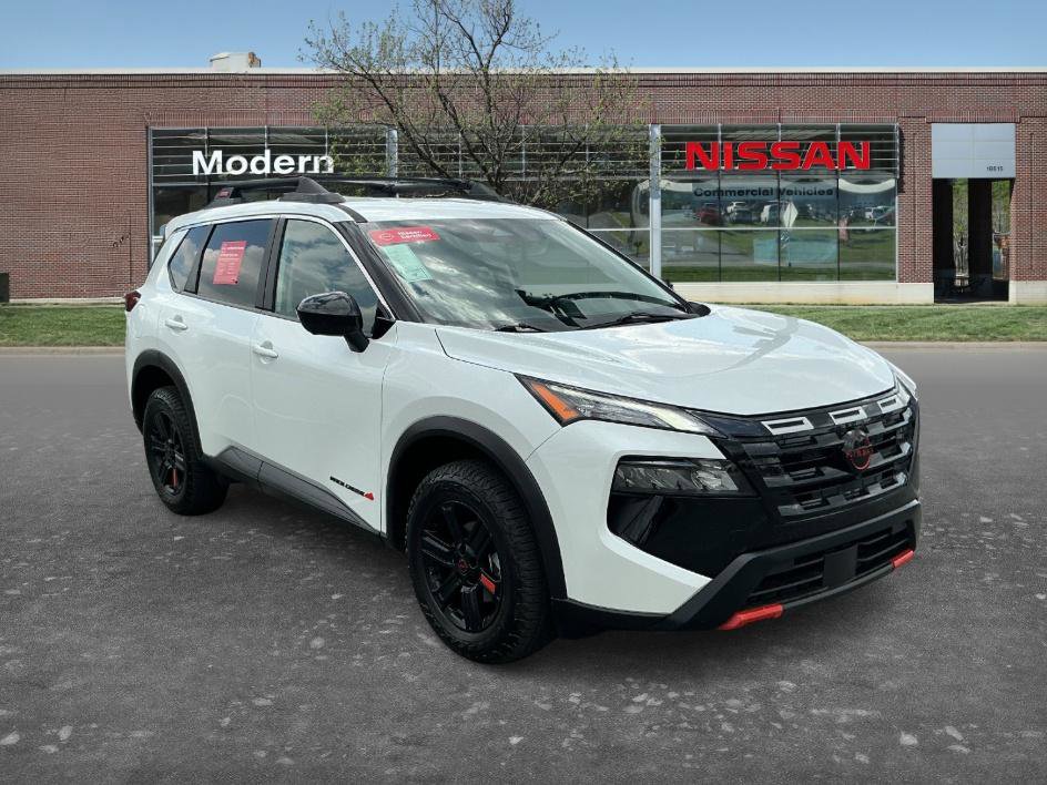 Certified 2025 Nissan Rogue SV AWD/4WD image 5