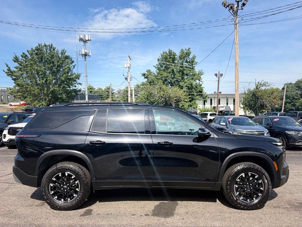 Used 2025 Chevrolet Traverse Z71 w/ Driver Confidence Package AWD/4WD image 9